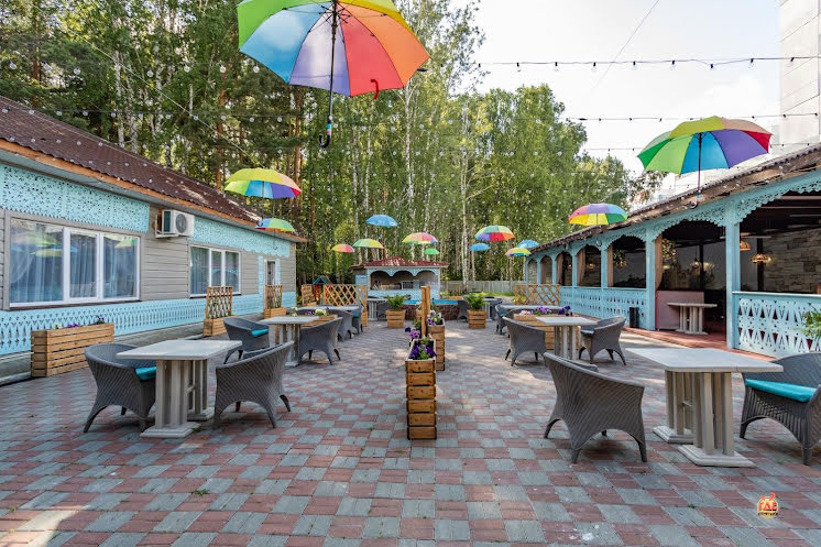 Открытая летняя веранда в «Генацвале на Краснопольском» фотография №2