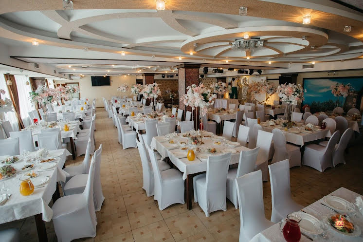 Большой банкетный зал в «Тюльпан» фотография №12