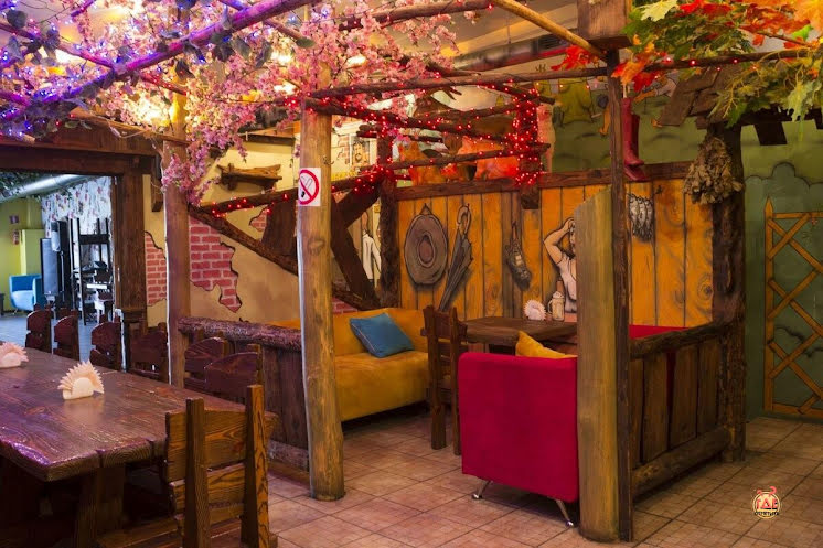 Основной зал в «Охотничий рай» фотография №10