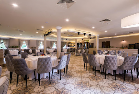 Большой зал в Малый зал