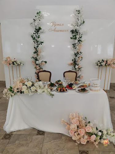 Колонный зал  в «Комбинат Питания на Пушкина» фотография №5