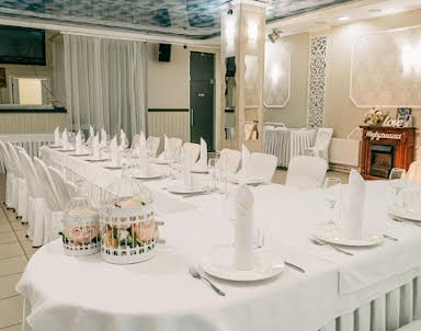  ресторан В двух шагах на Королева