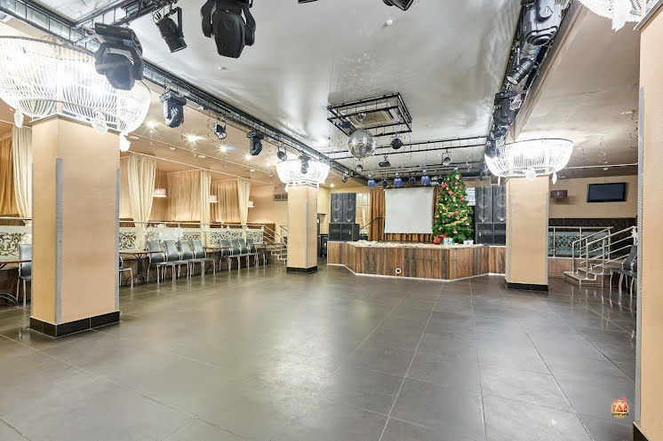 Основной зал  в «Адам и Ева» фотография №1