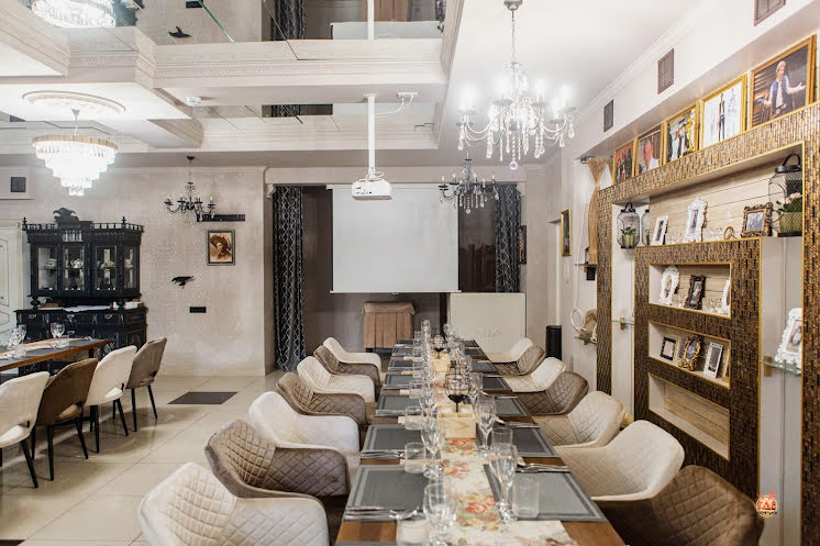 Зал "Прекрасной Елены" в «Епифанычъ» фотография №3