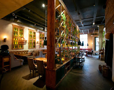  ресторан Хачапури и Вино на Молодёжном