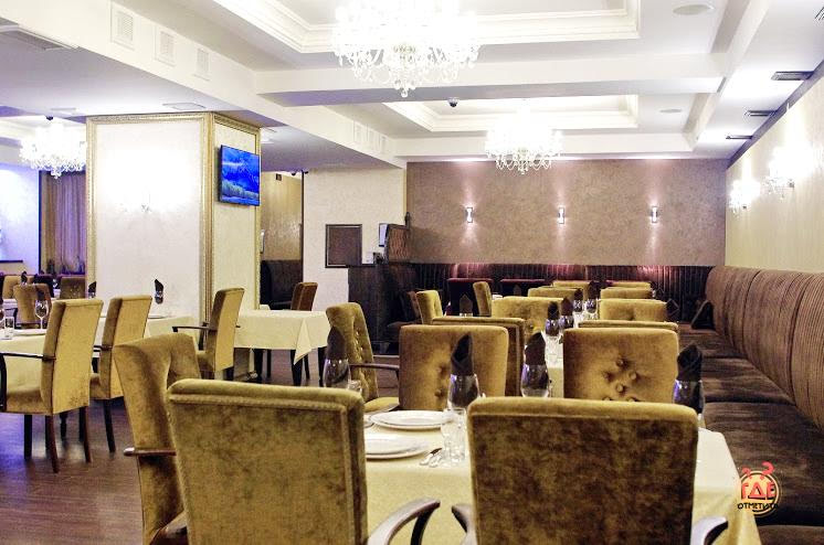 Основной зал в «Gusto» фотография №16