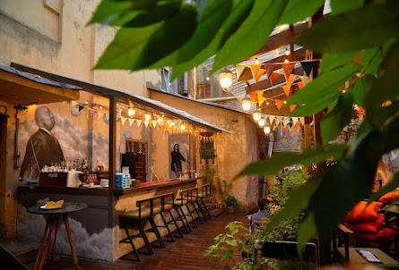 Дворик в Императорский холл