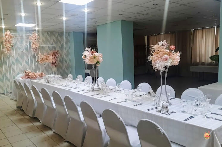 Банкетный зал в «Люкс» фотография №3