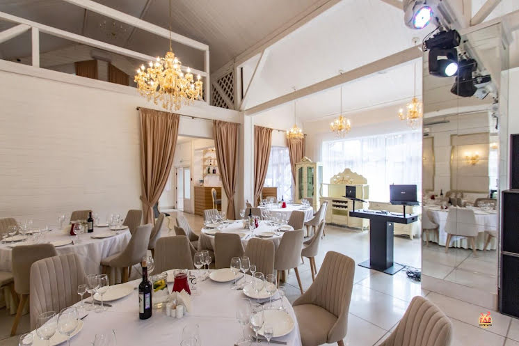 Белый зал в «Золотая подкова» фотография №8