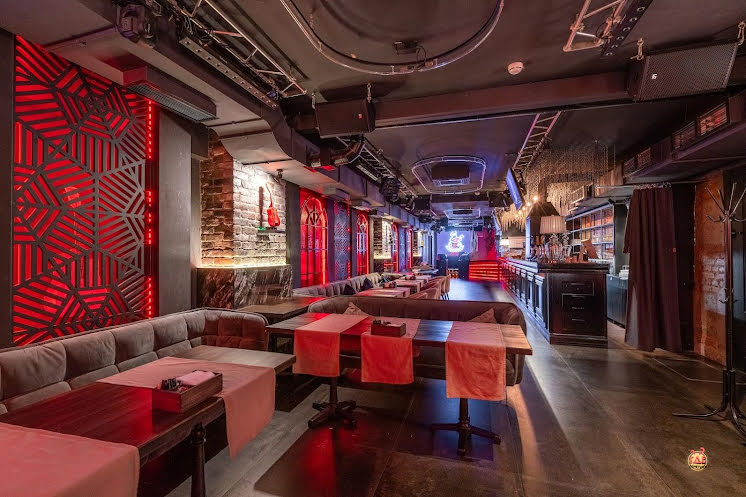 Зал бара в «Бард&Укулеле» фотография №7