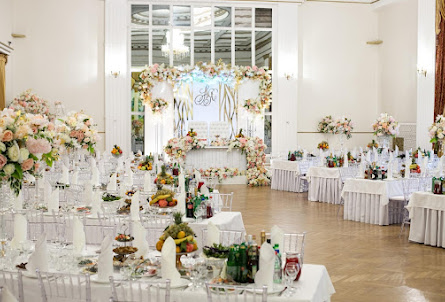 Зал «Царский» в Зал «Каминный»