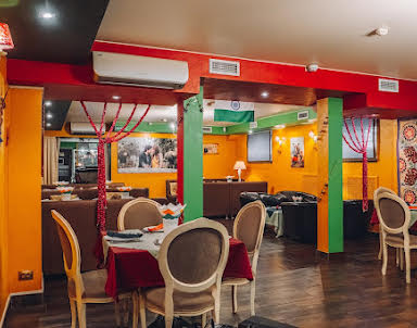  ресторан Bollywood Nights