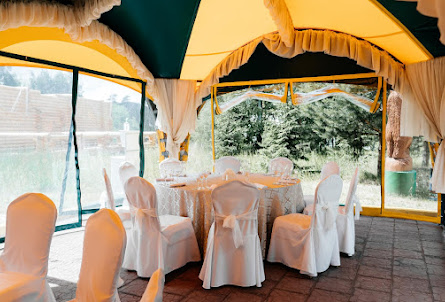 Малый шатер в Домик в деревне