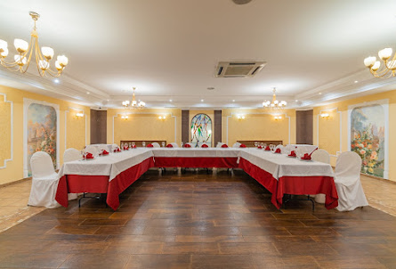 Зал "Банкетный" в Зал "Каминный"