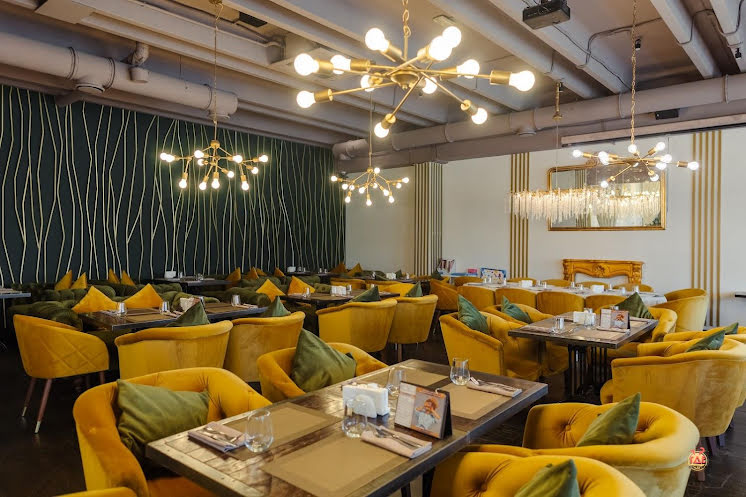 Основной зал в «Сытый лось на Коломенской» фотография №3