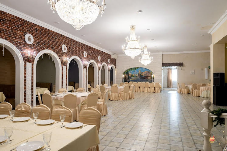 Большой зал  в «Иверия на Вокзальном спуске» фотография №10