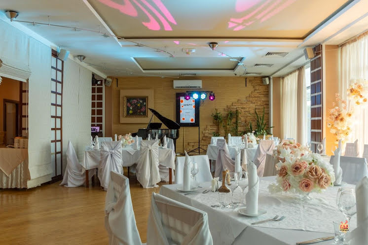 Зал ресторана  в «Александровский сад» фотография №7