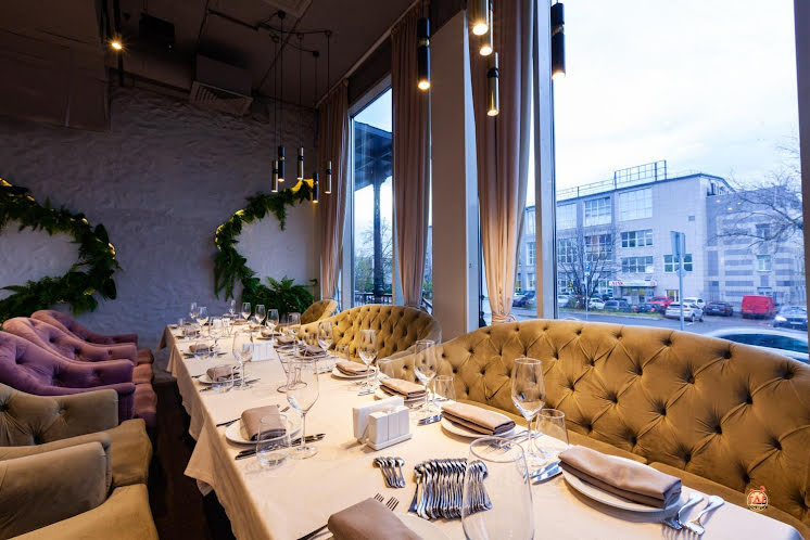 Зал на 2 этаже  в «Сытый лось на Большой Семёновской» фотография №6