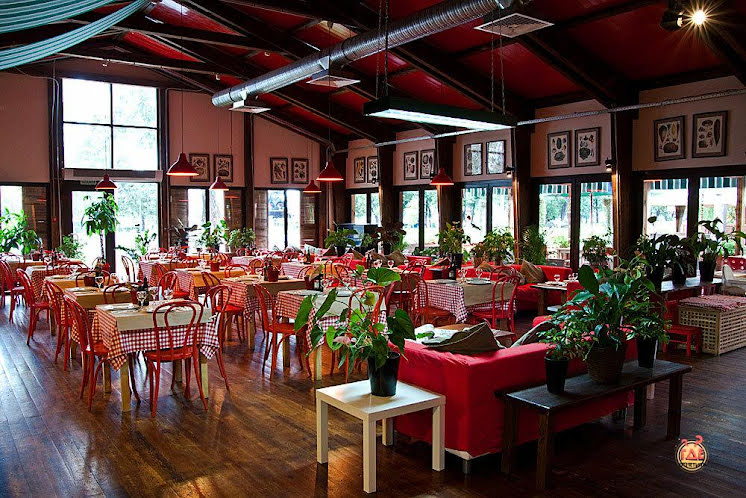 Основной зал в «La Campania» фотография №1