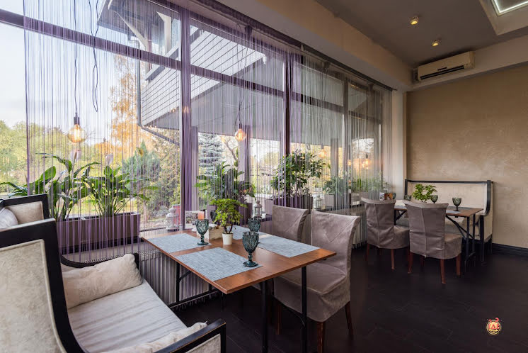 Малый зал в «Времена года в Парке Горького» фотография №15