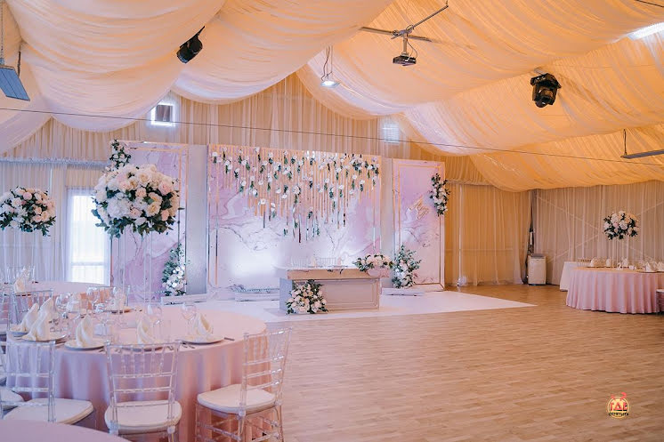 Большой банкетный шатер в «Белая лошадь» фотография №10