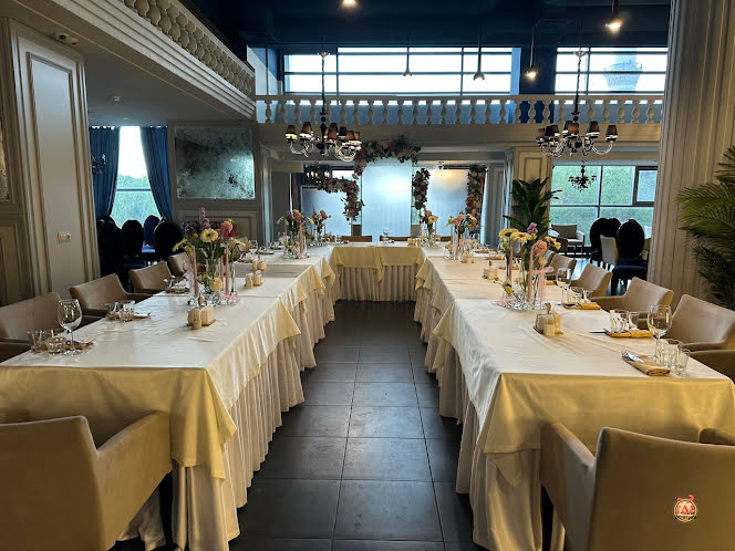 Белый зал в «Ресторанный комплекс Космос» фотография №7