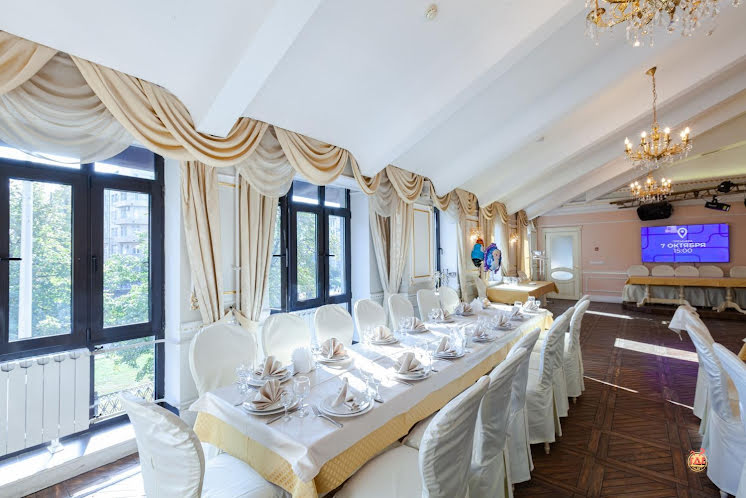 Банкетный зал на третьем этаже в «Сандал» фотография №17