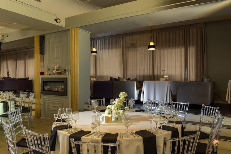 Большой зал ресторана в «Monet» фотография №3