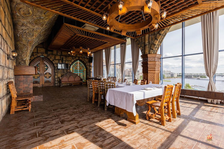 Каминный зал в «Папаша Клаусс» фотография №2