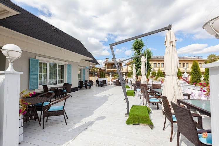 Веранда  в «Villaggio на Воронцовских прудах» фотография №4