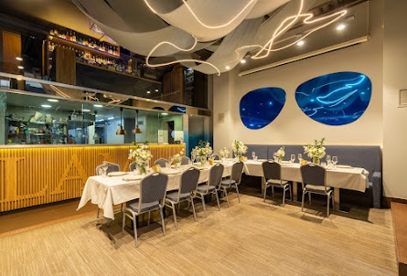 Основной зал в Балкон