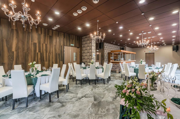 Основной зал ресторанного комплекса в «БОР» фотография №4