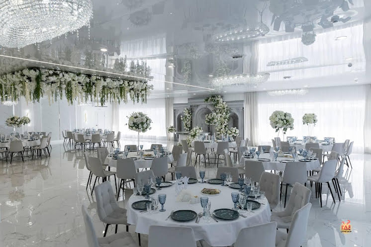 Основной зал  в «Облака в Аракчино» фотография №2