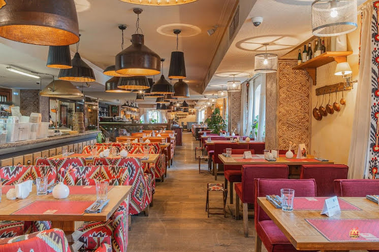 Основной зал второго этажа в «Хочу Харчо» фотография №5