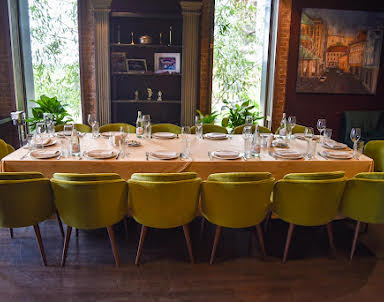 Новый год в Амбассадори