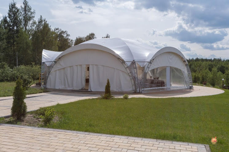 Шатер на озере в «Конюшня» фотография №11