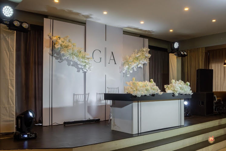 Большой зал ресторана в «Monet» фотография №19