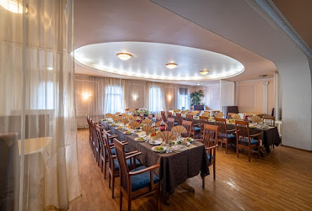 Зал на 100 человек в Зал на 20 человек