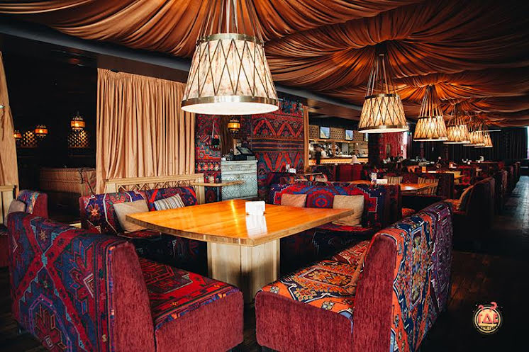 Основной зал в «Тапчан на Радонежского» фотография №6