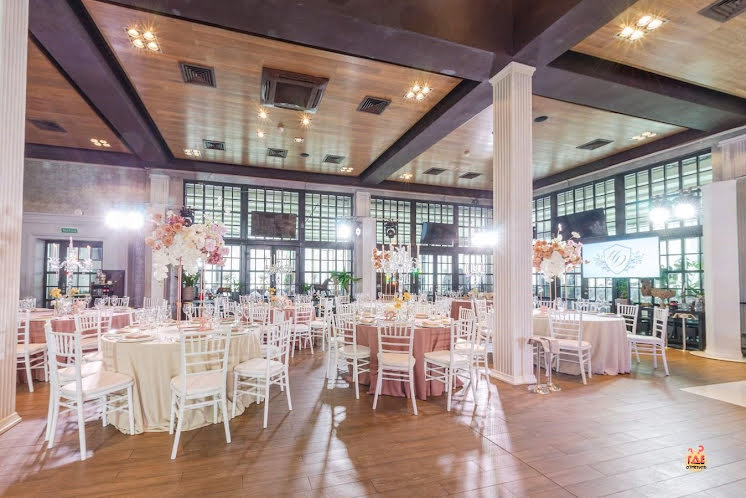 Основной зал в «Шале Берёзка» фотография №17