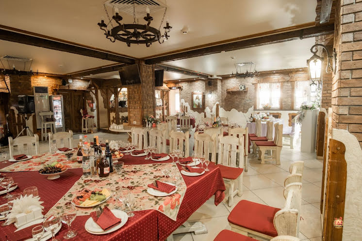 Основной зал в «Белая лошадь» фотография №12