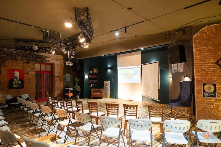 Большой зал в «Арт-Пространство «Артист»» фотография №17