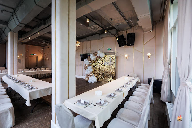 Большой караоке зал в «Сытый лось на Большой Семёновской» фотография №9