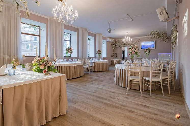 Основной зал в «"Provence" / "Прованс"» фотография №2