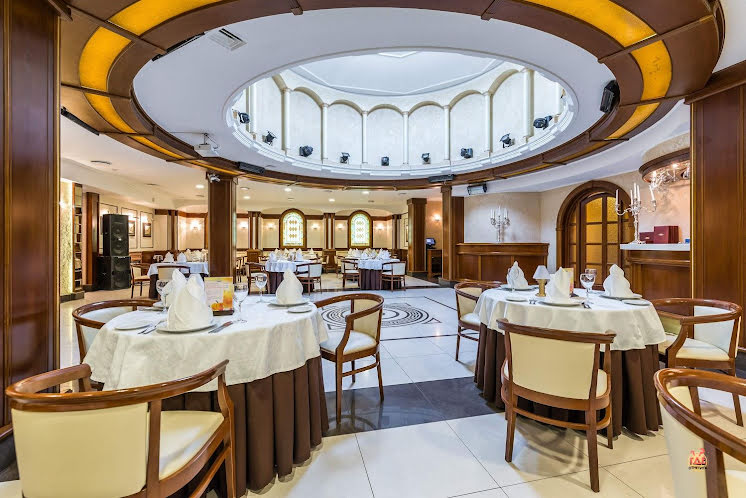 Большой зал в «ЛЕОН на Металлургов» фотография №9