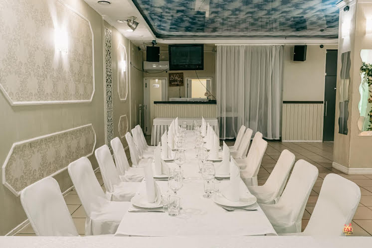 Основной зал  в «В двух шагах на Королева» фотография №4