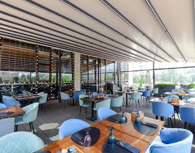  ресторан Шато Манави на Адмирала Лазарева