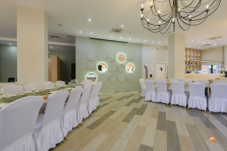 Основной зал в «Raymond» фотография №7