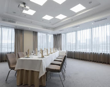  ресторан Hilton Garden Inn Volgograd