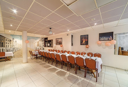 Основной зал  в Малый зал 